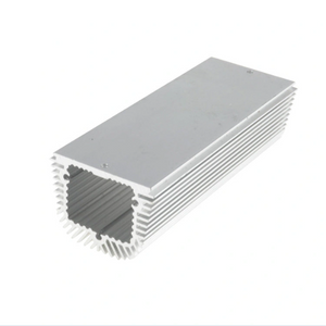 Aluminiumschlitze mit kundenspezifischer Länge, Extrusionsprofil, CNC-Bohren